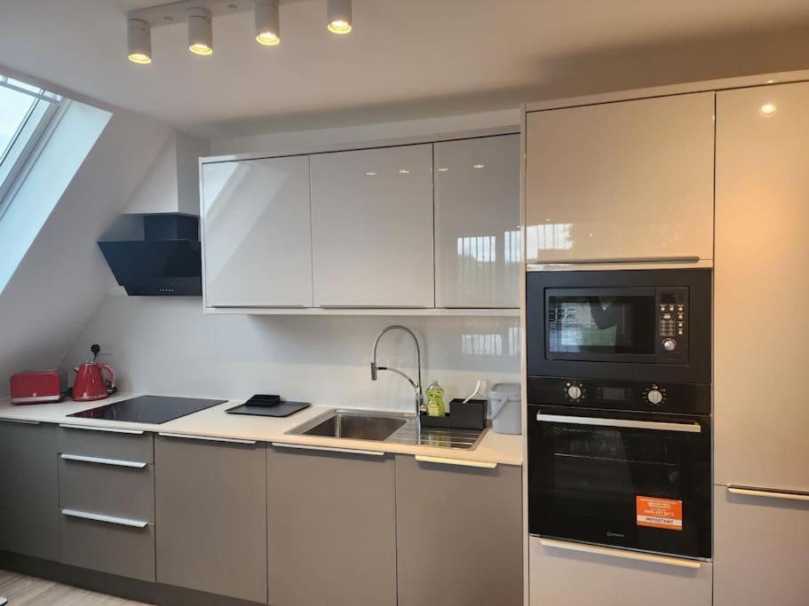 Paradigm Court, Brand New 1-Bedroom Flat Oxford Eksteriør billede